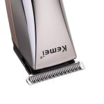Kemei Professional Hair Clipper KM-5018 - Cordless Rechargeable, Titanium Blade, Washable, 45-min Runtime + 4 Guide Combs - Image 2