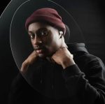 Porodo Blue AirPods Pro 2 Touch Display ARP25 – ANC + ENC, 1.47″ Screen, 20 H Playtime (Price In Oman) - Image 4